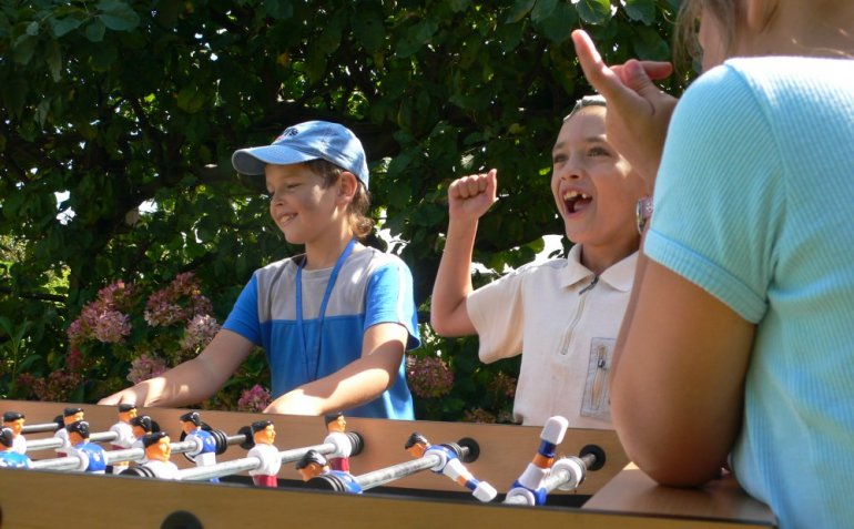 Die Tschernobyl-Kinder zu Besuch im Kleingarten